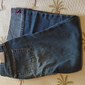 Abercrombie & Fitch cropped jeans.